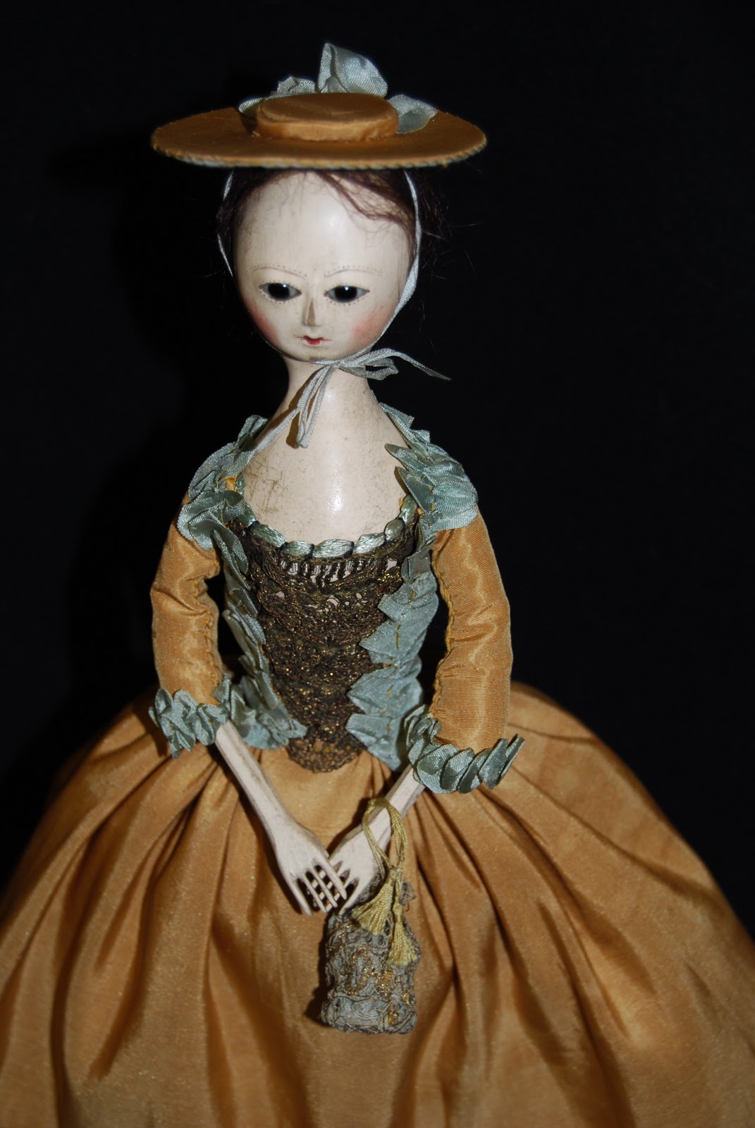 queen-anne-munecas-coolmaison