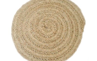 Artesanía, cestos, figuras y alfombras de mimbre